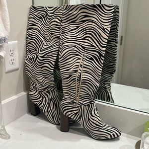 High heel boots zebra